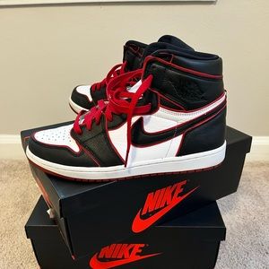 Jordan OG Bloodline. Sz. 10. blk/red/wht.